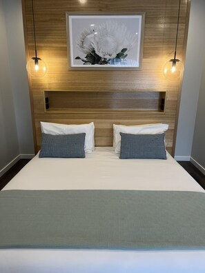 1 dormitorio, tabla de planchar con plancha, Internet y ropa de cama