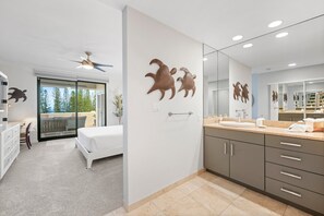 1 bedroom, iron/ironing board, free WiFi, bed sheets - KGV  27T5 Fabulous 1BD Oceanview Villa (Lahaina)
