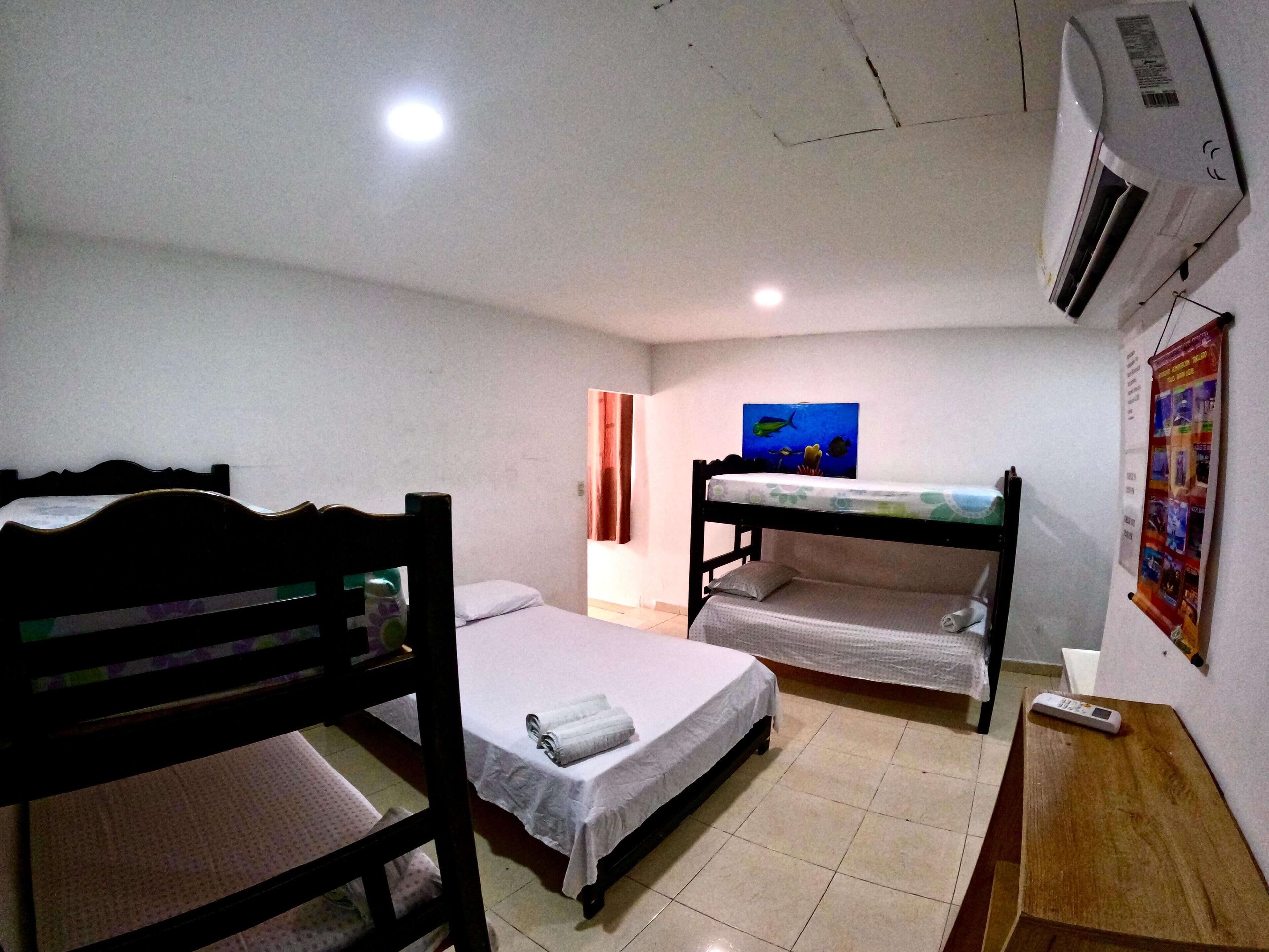 Family Room | Free WiFi, bed sheets