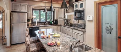 Maison, plusieurs lits, bain à remous, vue montagne (Unit 192) | Cuisine privée