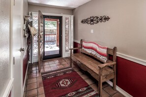 Interior - Amazing Place (Ruidoso)