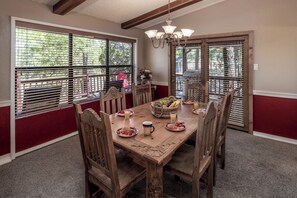 5 bedrooms, individually decorated, individually furnished, bed sheets - Amazing Place (Ruidoso)