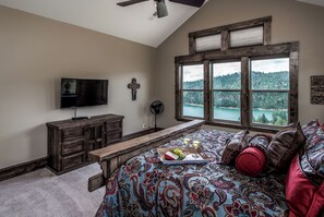 Hus, flere senger, terrasse, fjellutsikt (Unit 177) | 8 soverom, individuelt dekorert, individuelt innredet og sengetøy