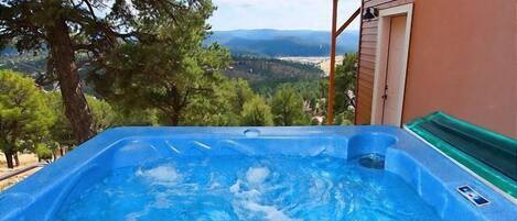 House, Multiple Beds, Hot Tub, Mountain View (Unit 111) | Outdoor spa tub