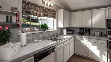 House, Multiple Beds, Hot Tub (Unit 188) | Private kitchen | Coffee/tea maker