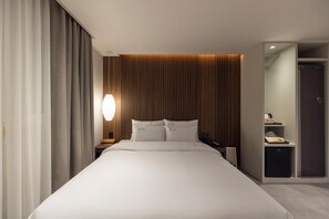 Standard Double with a Spa | Meja, ruang kerja komputer riba, Wi-fi percuma, cadar katil 