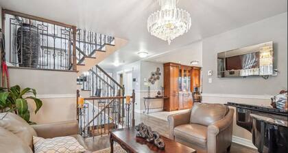 Spacious house in Montreal: 5 bedrooms, 4 bathrooms, garden with pool
