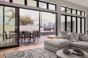 Smart TV, fireplace, books, stereo