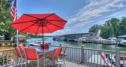 Spacious Lake Front 5-bedroom house on Lake Norman with WiFi