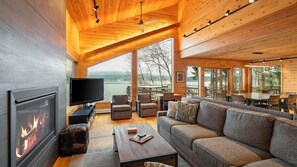 Smart TV, fireplace - Whitefish Lake Legacy (Whitefish)