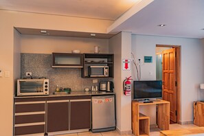 Electric kettle, toaster