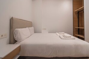 1 bedroom, iron/ironing board, travel cot, free WiFi