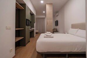 Iron/ironing board, travel crib, free WiFi, bed sheets - VLC HOST- Molinell 8 (Valencia)