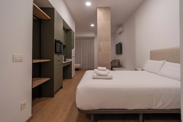 Ferros/tábuas de passar roupa, berço de viagem, Wi-Fi de cortesia