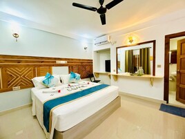 Minibar, desk, soundproofing, iron/ironing board