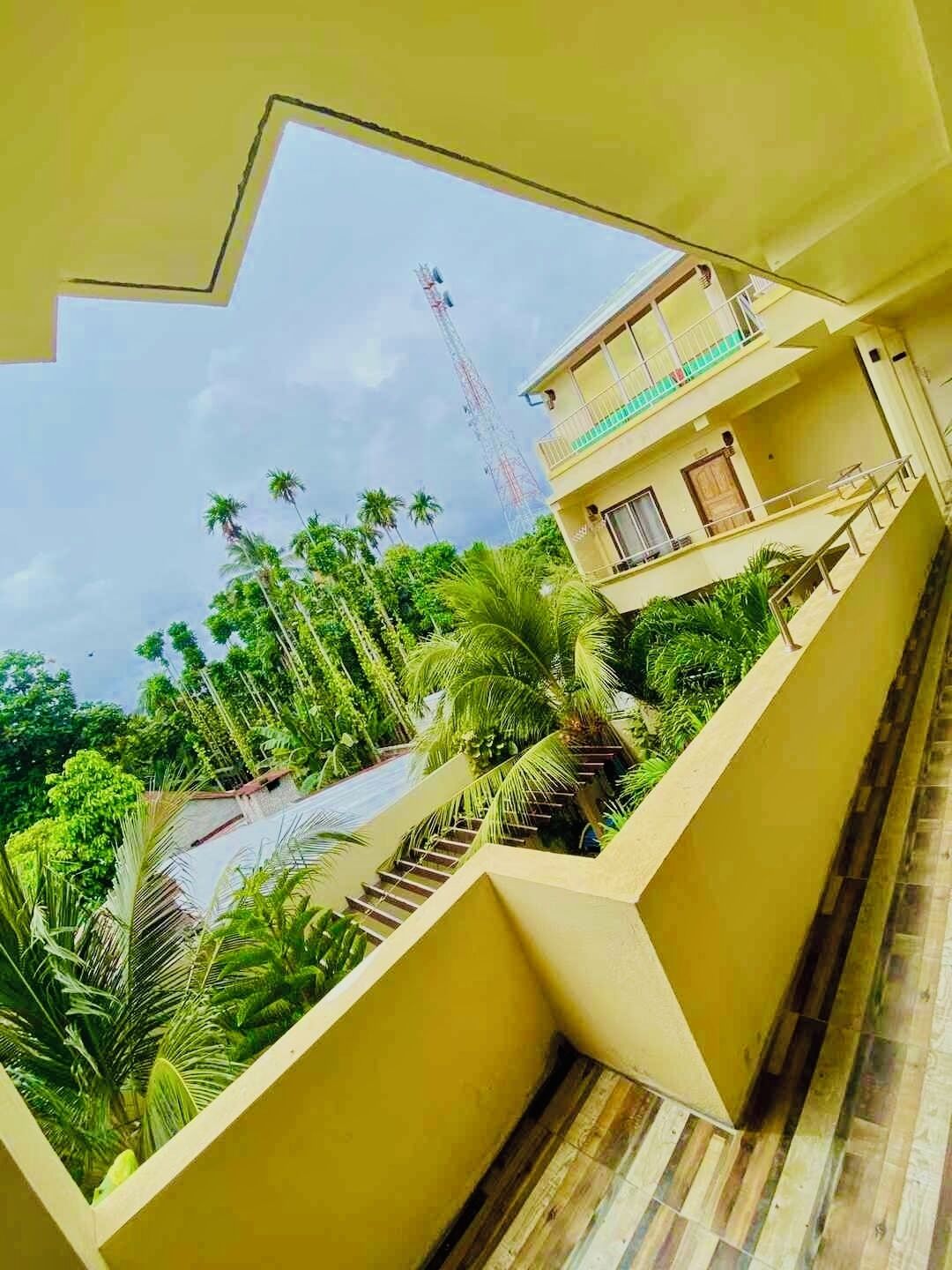 Minibar, bureau, chambres insonorisées, fer et planche à repasser