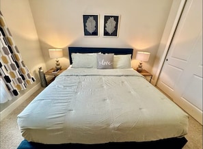 4 habitaciones, tabla de planchar con plancha, cuna de viaje y wifi 