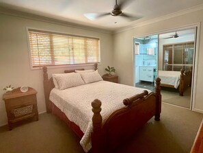 3 chambres, fer et planche à repasser, lit parapluie, Wi-Fi gratuit