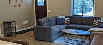 Cozy 2-bedroom house just 4 miles from Bemidji w/plenty of parking