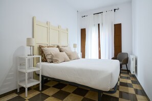 4 Schlafzimmer, Bügeleisen/Bügelbrett, kostenloses WLAN, Bettwäsche