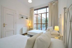 4 habitaciones, tabla de planchar con plancha y wifi gratis 