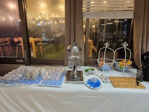 Desayuno buffet diario (AUD 20 por persona)