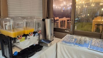 Daily buffet breakfast (AUD 20 per person)