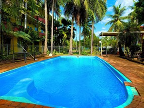 Outdoor pool - Tropical River Hotel (Katherine)