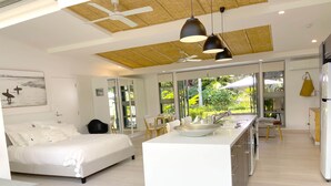 Room - The Tula Suite - Driftwood Villas Scotts Head (Scotts Head)
