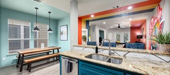 Modern 3-Story EaDo Townhome with Pool Table Sleeps 10