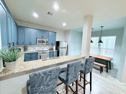 EaDo Townhome Pool Table By Convention & Stadiums