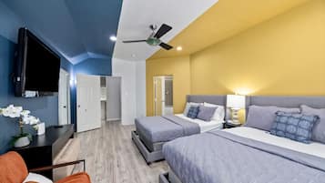 3 Schlafzimmer, Schreibtisch, Bügeleisen/Bügelbrett, Reisekinderbett