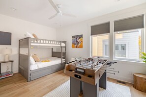 Unclassified image, 5 of 45, button