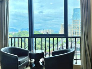 Superior Twin Room, Non Smoking, City View | City view - SSAW Boutique Hotel Tonglu World Trade (Hangzhou)