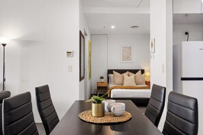 1 chambre, fer et planche à repasser, Wi-Fi gratuit, draps fournis