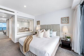 2 bedrooms, iron/ironing board, free WiFi, bed sheets - Soul Ocean View (Surfers Paradise)