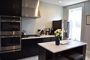 Fridge, microwave, oven, stovetop - Historic Manor Overlooking Park (Bloomington)