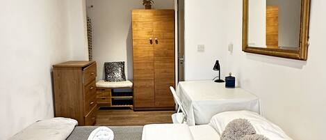 4 chambres, fer et planche Ă repasser, Wi-Fi gratuit, draps fournis