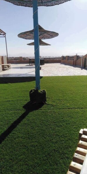 Terrace/patio - Charming 1-Bedroom (Luxor)
