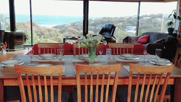 House, 3 Bedrooms, Balcony, Garden View | Dining room
