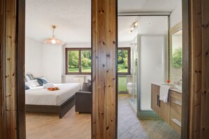 2 室のベッドルーム、WiFi (無料)、ベッドシーツ