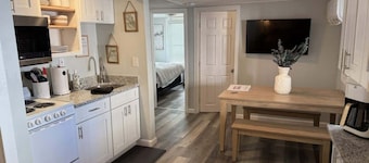The Lighthouse - Perfect Location Near Beach