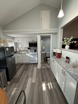 Fridge, microwave, oven, stovetop - Driftwood Getaway - Perfect Location Near Beach! (Hampton)