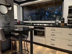 Microondas, placa de cocina