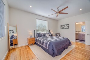 3 bedrooms, desk, iron/ironing board, free WiFi