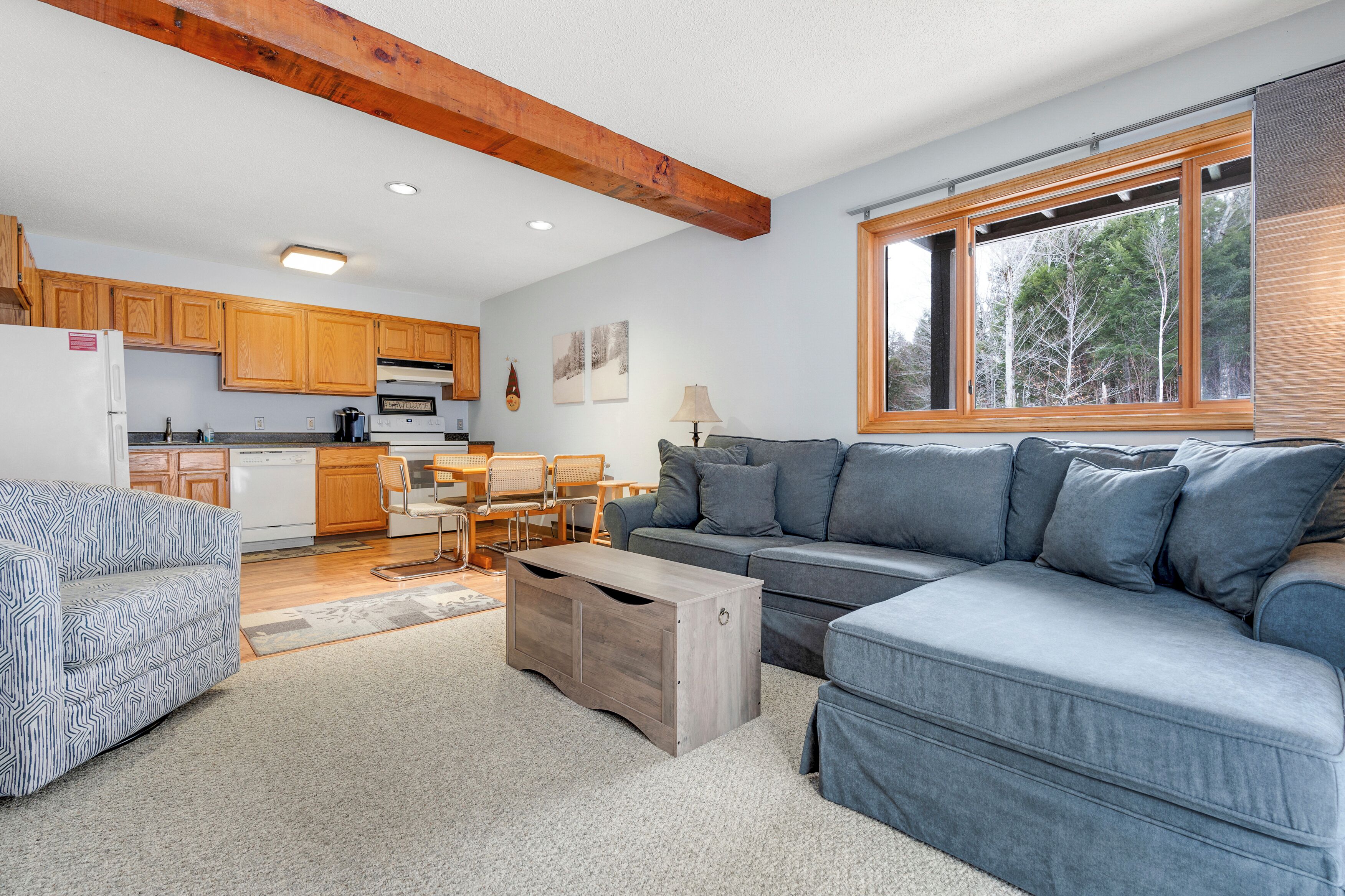 Smart TV, fireplace, table tennis