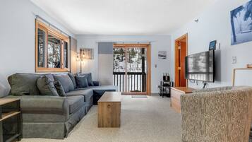 Smart TV, fireplace, table tennis