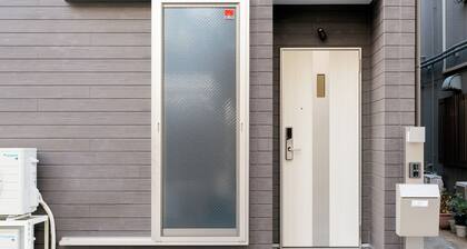 Walking distance to Sensoji Temple and SkytreeïœModern Japanese style houseïœFamily/Group