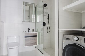 Hair dryer, towels - Blueground | Upper East Side, AC & w/d, nr park (Uptown)