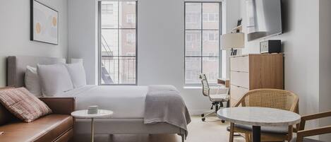 Iron/ironing board, WiFi, bed sheets